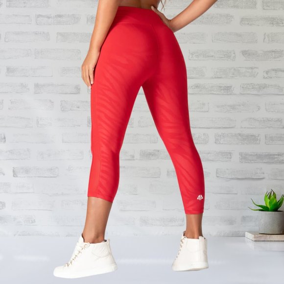 Alpha Prime Z Fierce Capri Workout Legging - Picture 2 of 7